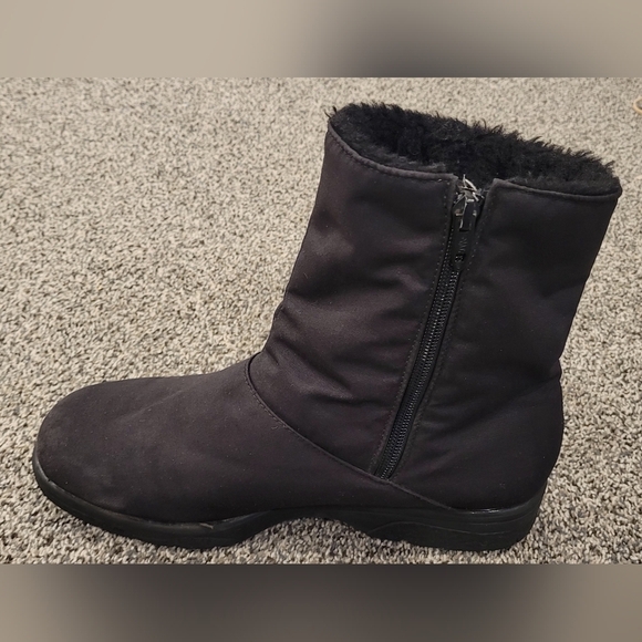 TOE WARMERS BOOTS WOMEN'S SIZE 8 BLACK WATERPROOF BOOTS - Picture 10 of 12